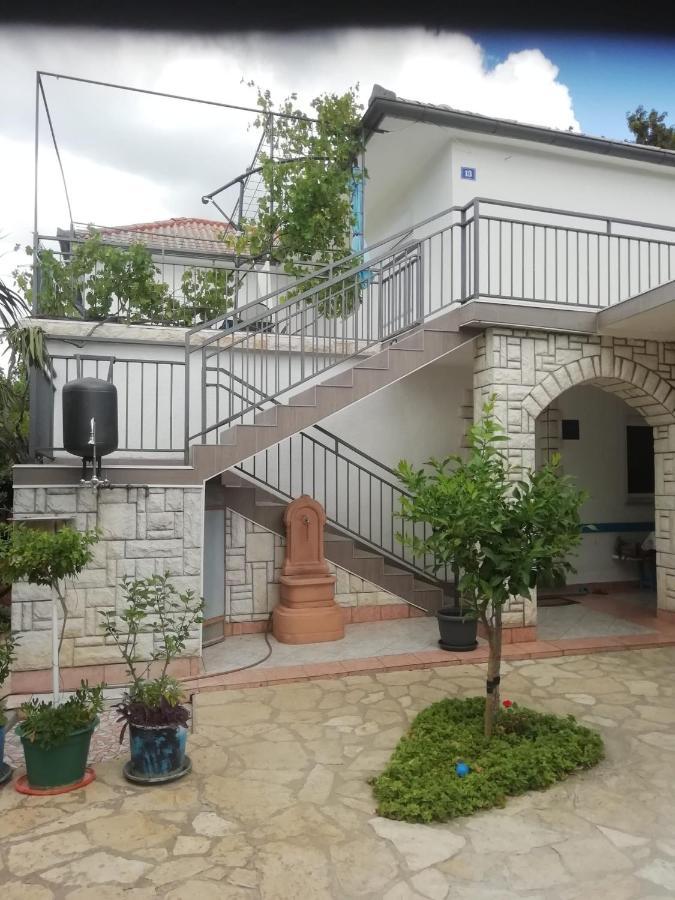 Apartment Hajduk Starigrad Paklenica Εξωτερικό φωτογραφία