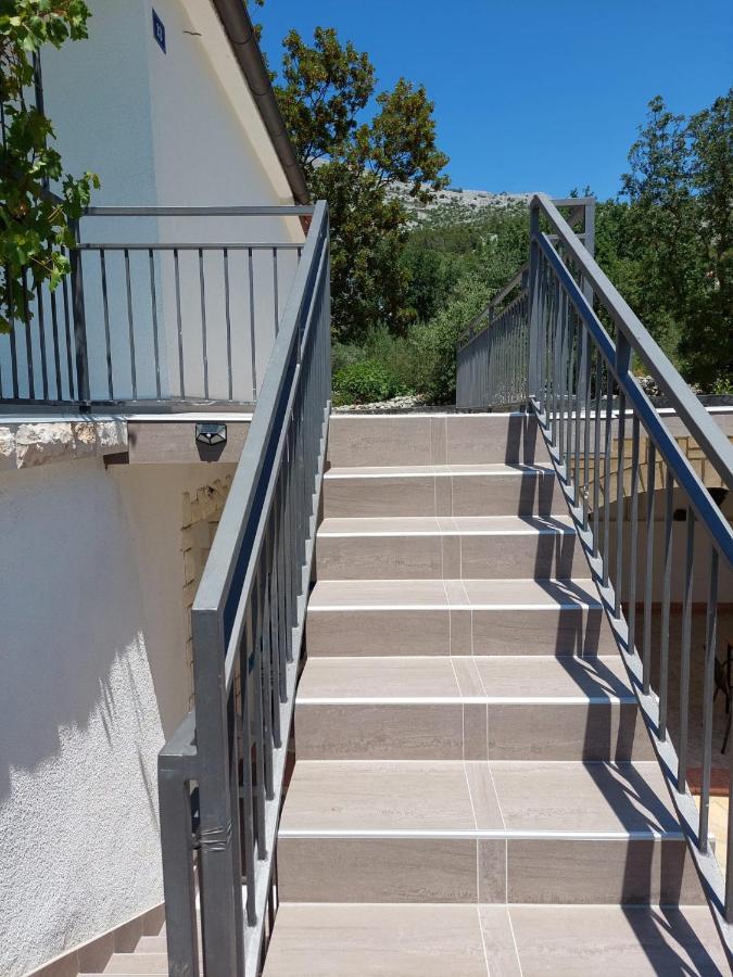 Apartment Hajduk Starigrad Paklenica Εξωτερικό φωτογραφία